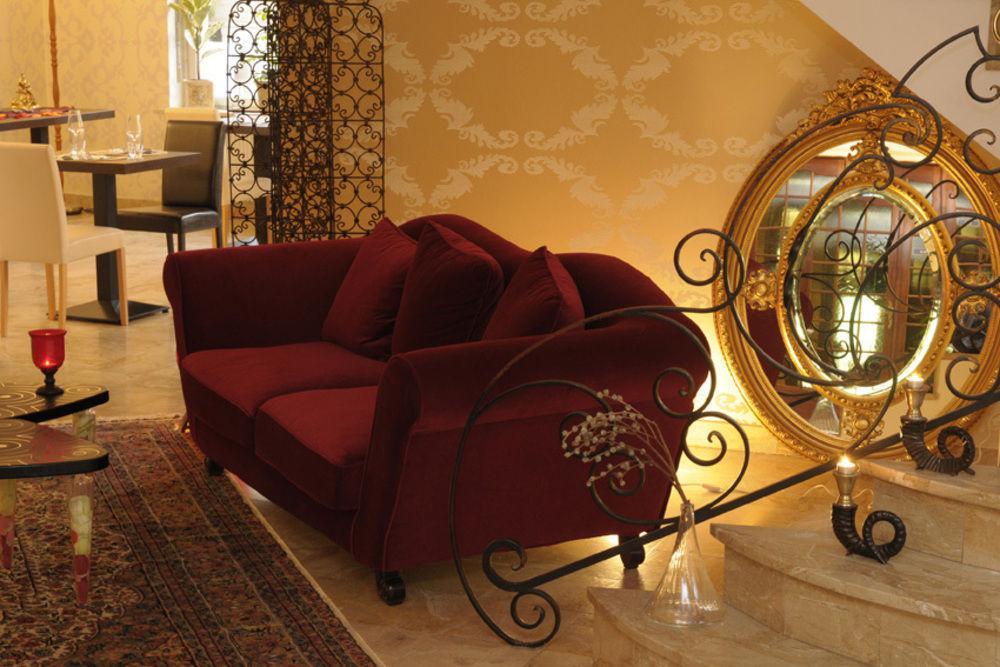Hotel Majuscule 셀레스탓 외부 사진
